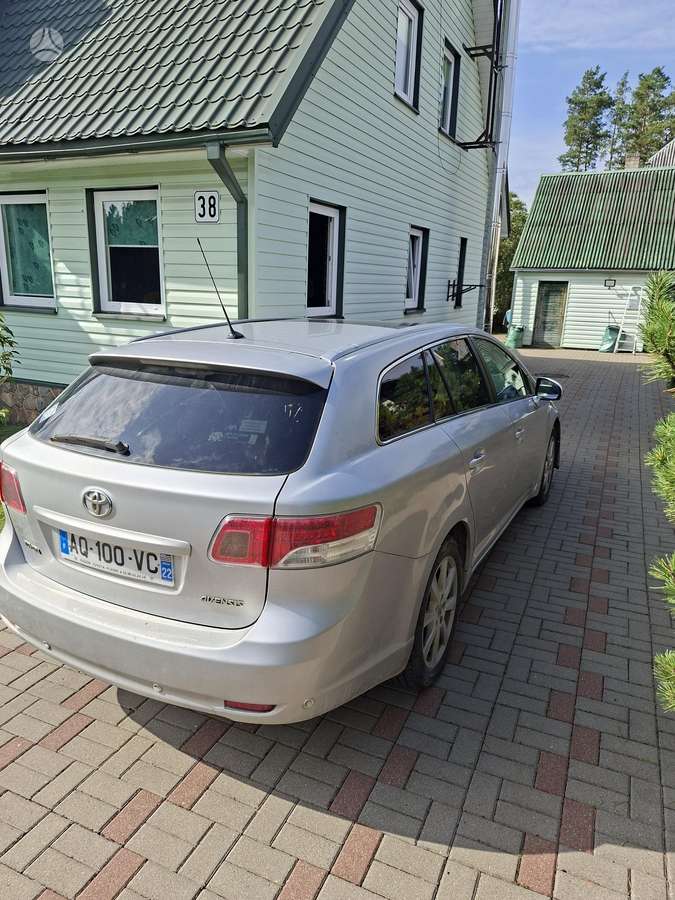 Toyota Avensis 2010 — engine 1995 cm³, 116 HP (85kW)