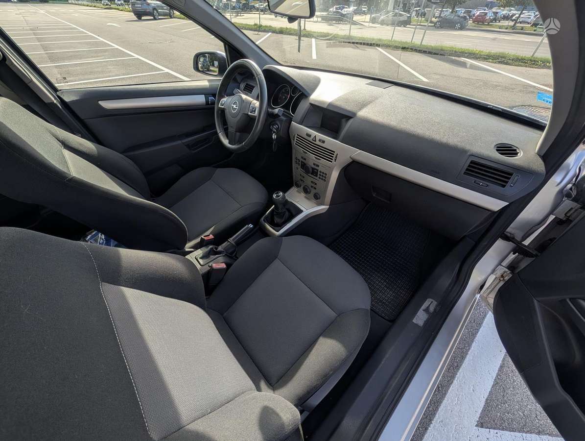 Opel Astra 2008 — photo 10