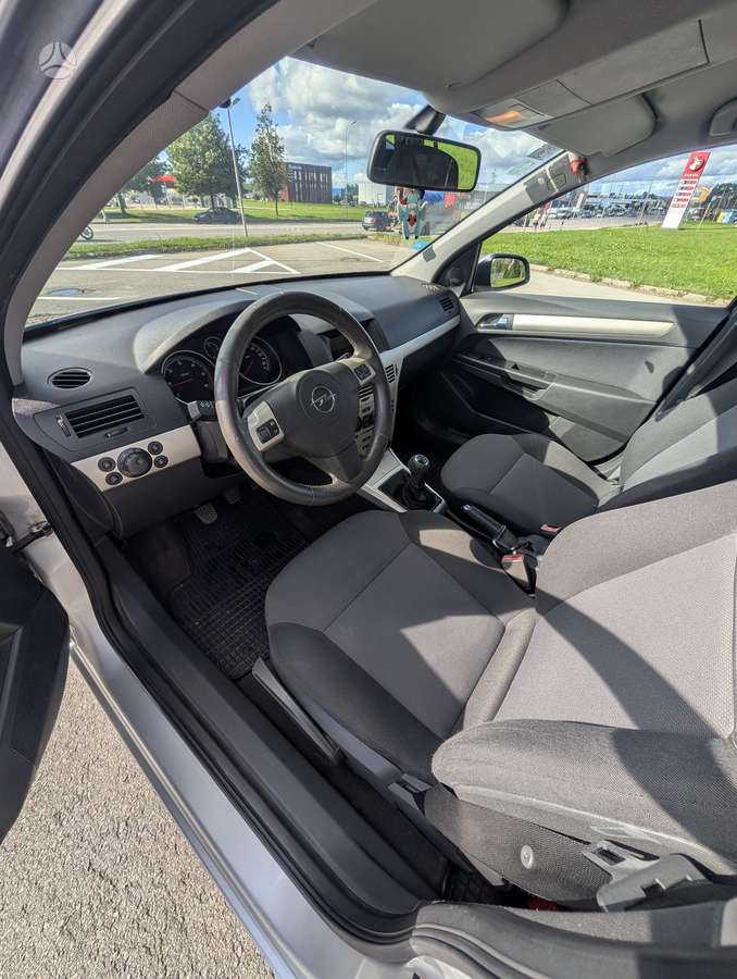 Opel Astra 2008 — photo 7