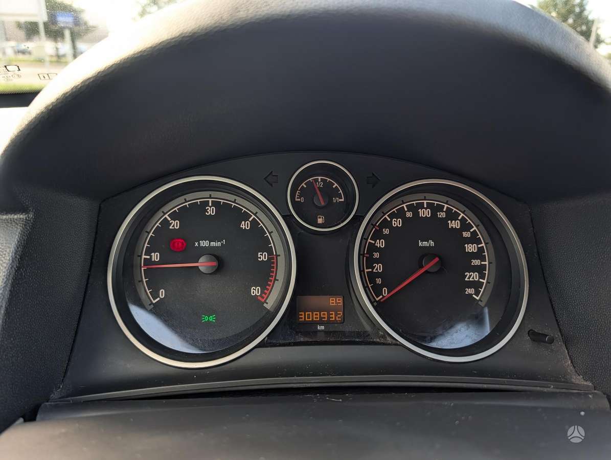 Opel Astra 2008 — photo 9