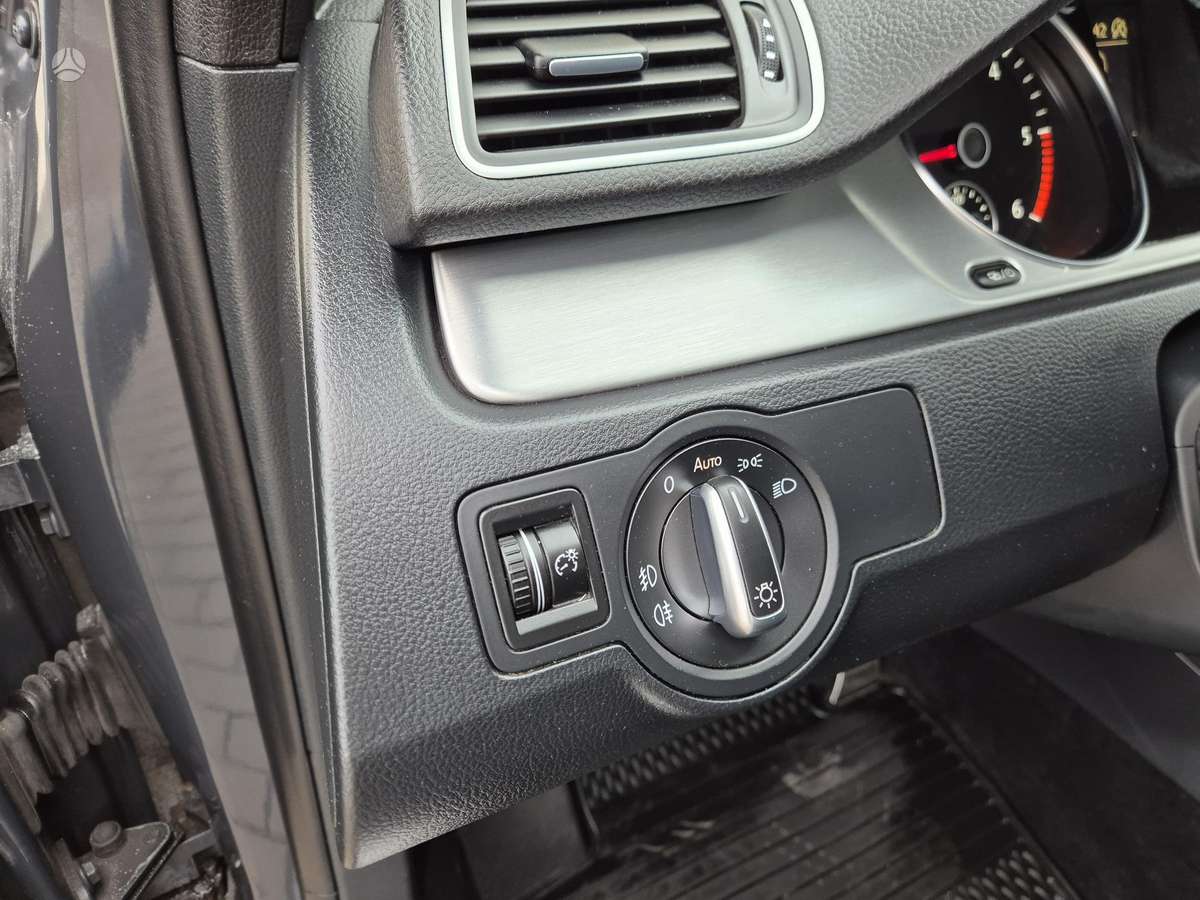 Volkswagen Passat 2013 — photo 15