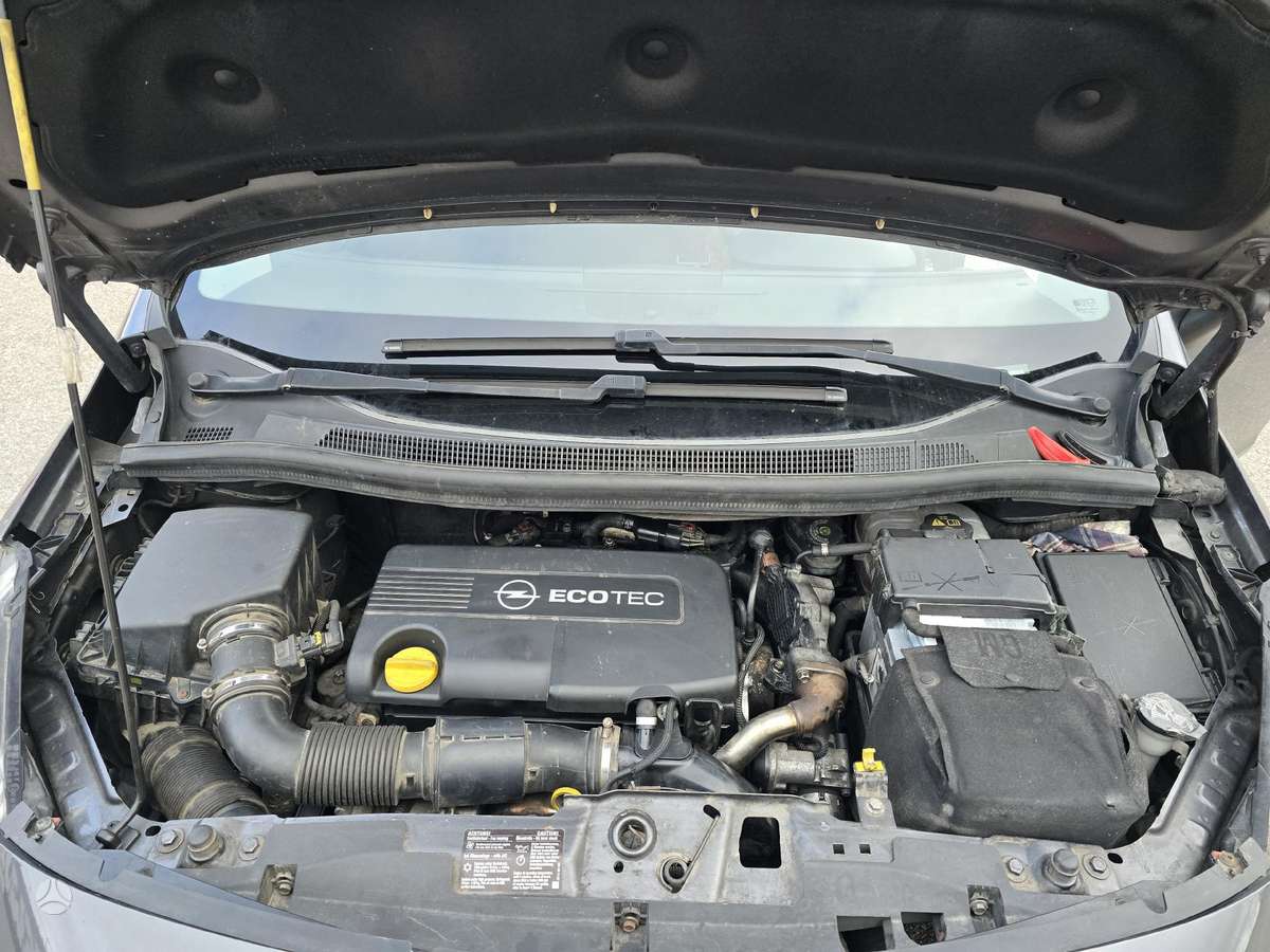Opel Meriva 2011 — photo 12