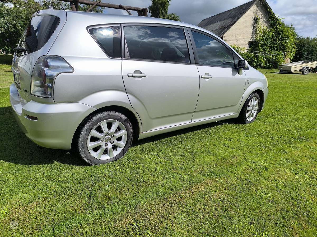 Toyota Corolla 2004 — engine 1995 cm³, 116 HP (85kW)