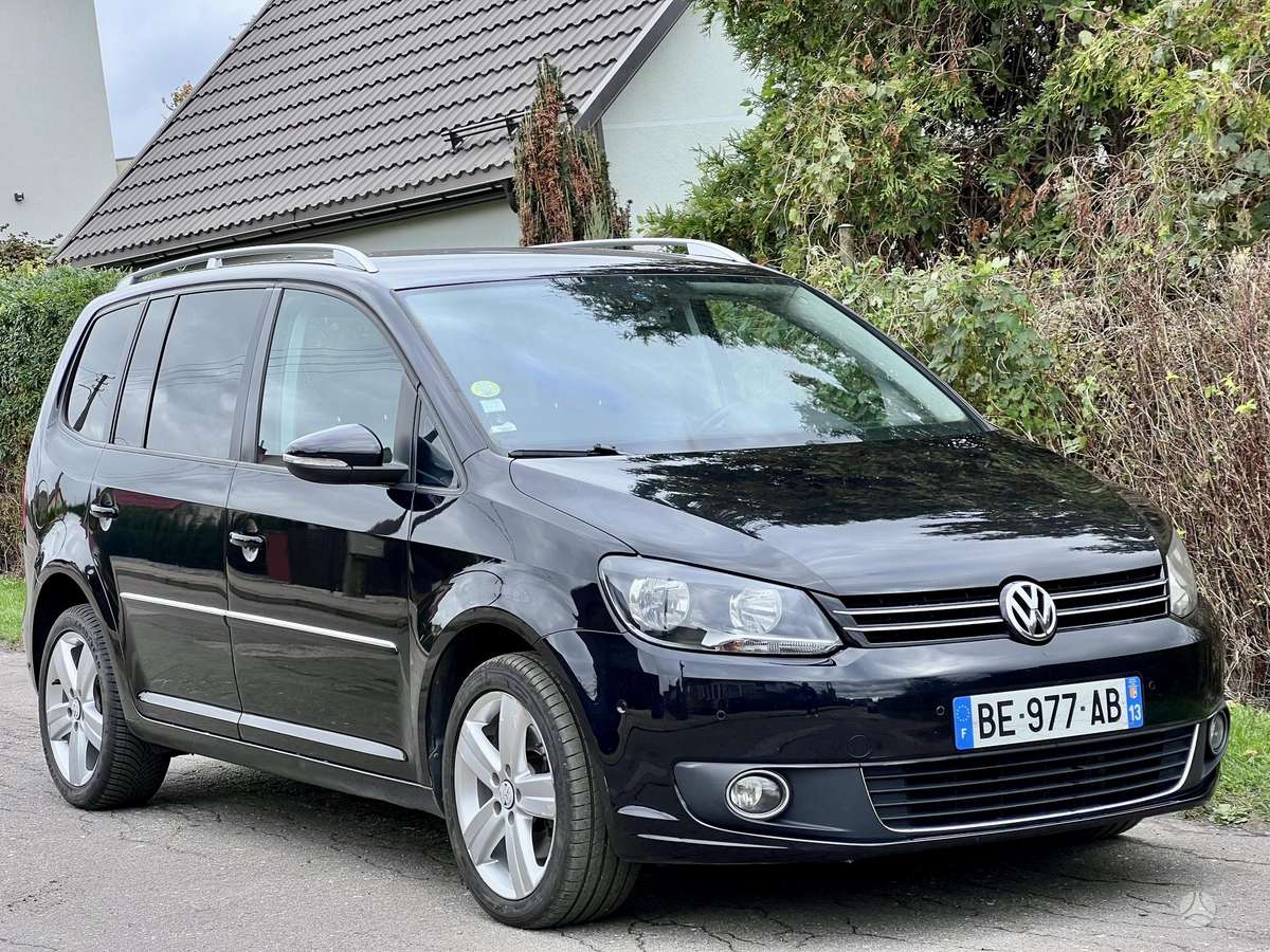 Volkswagen Touran 2011 — двигун 1968 cm³, 140 HP (103kW)