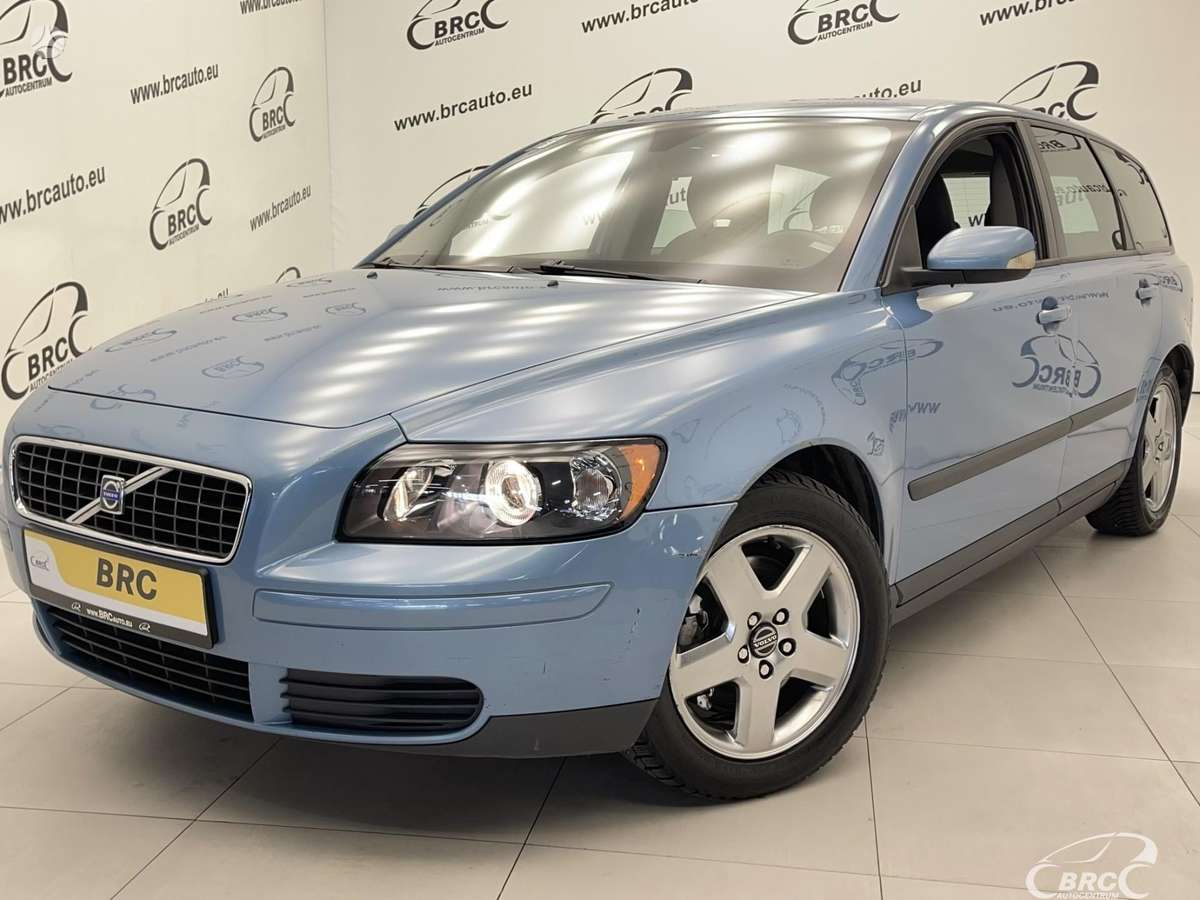 Volvo V50 2005 — салон