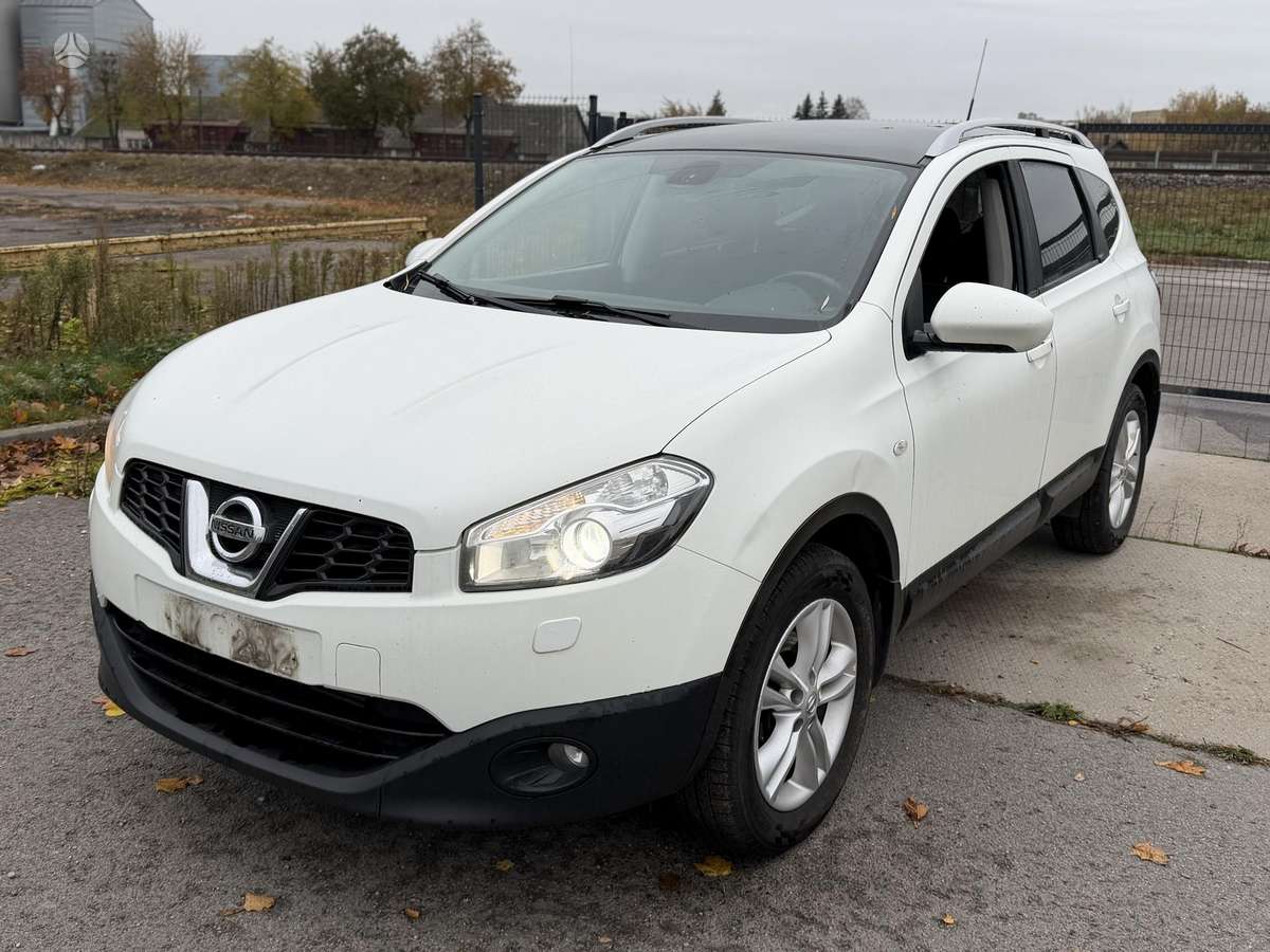 Nissan Qashqai+2 2011 — вигляд ззаду