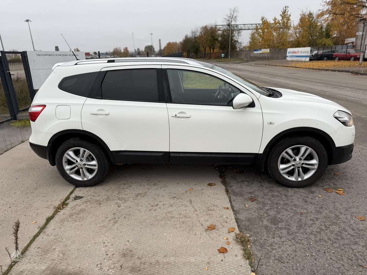 Nissan Qashqai+2 2011 — двигун 1461 cm³, 110 HP (81kW)