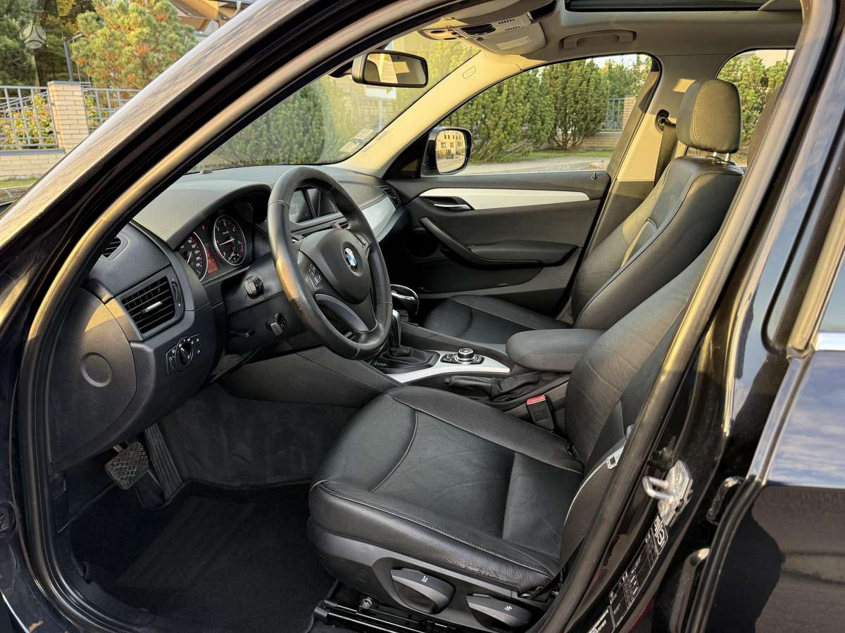 BMW X1 2011 — photo 13