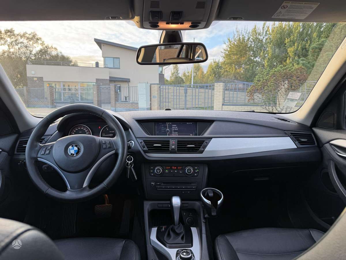 BMW X1 2011 — photo 14