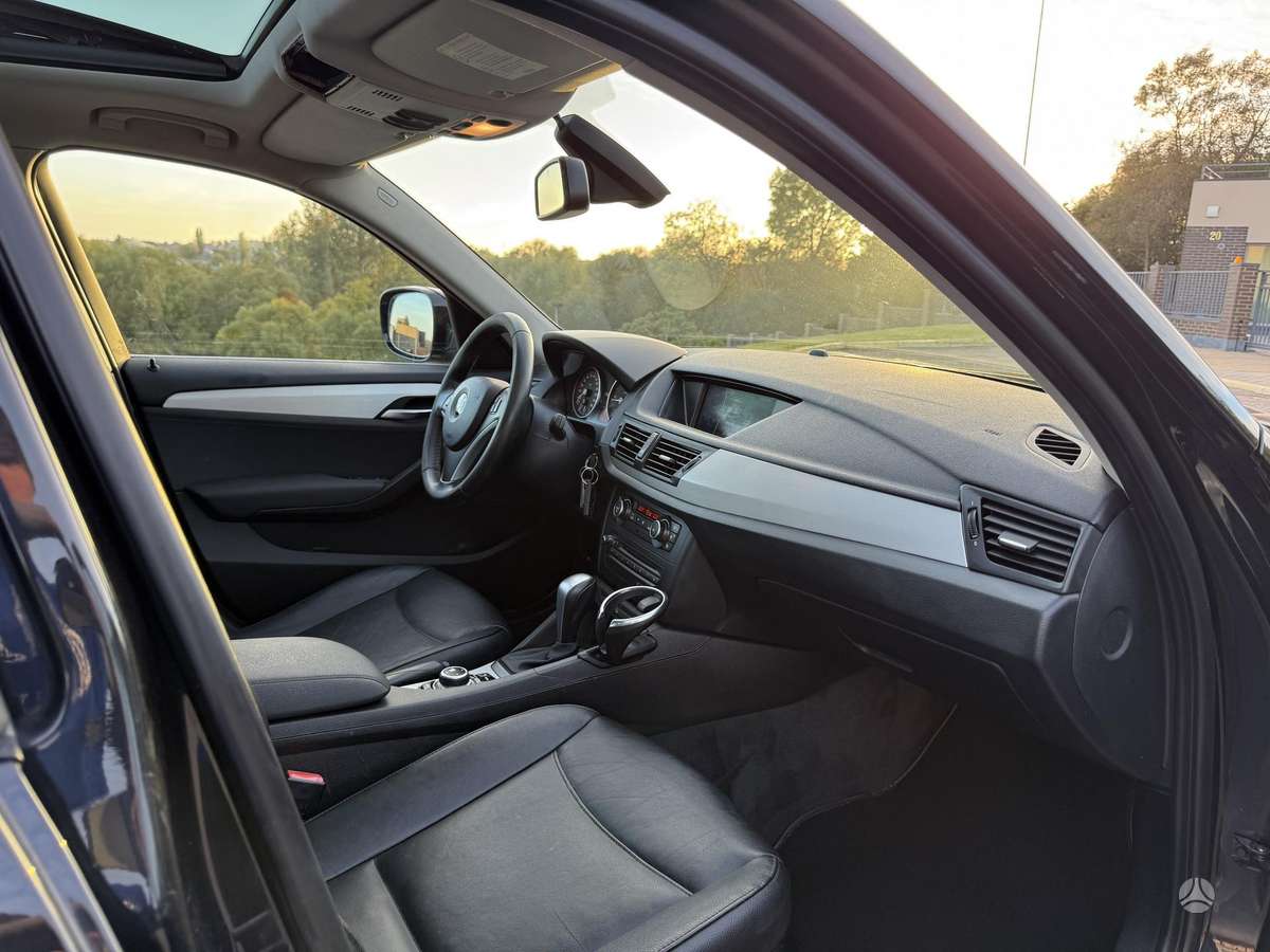 BMW X1 2011 — photo 15