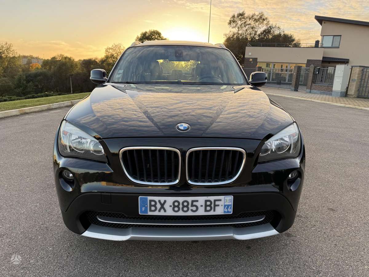 BMW X1 2011 — interior
