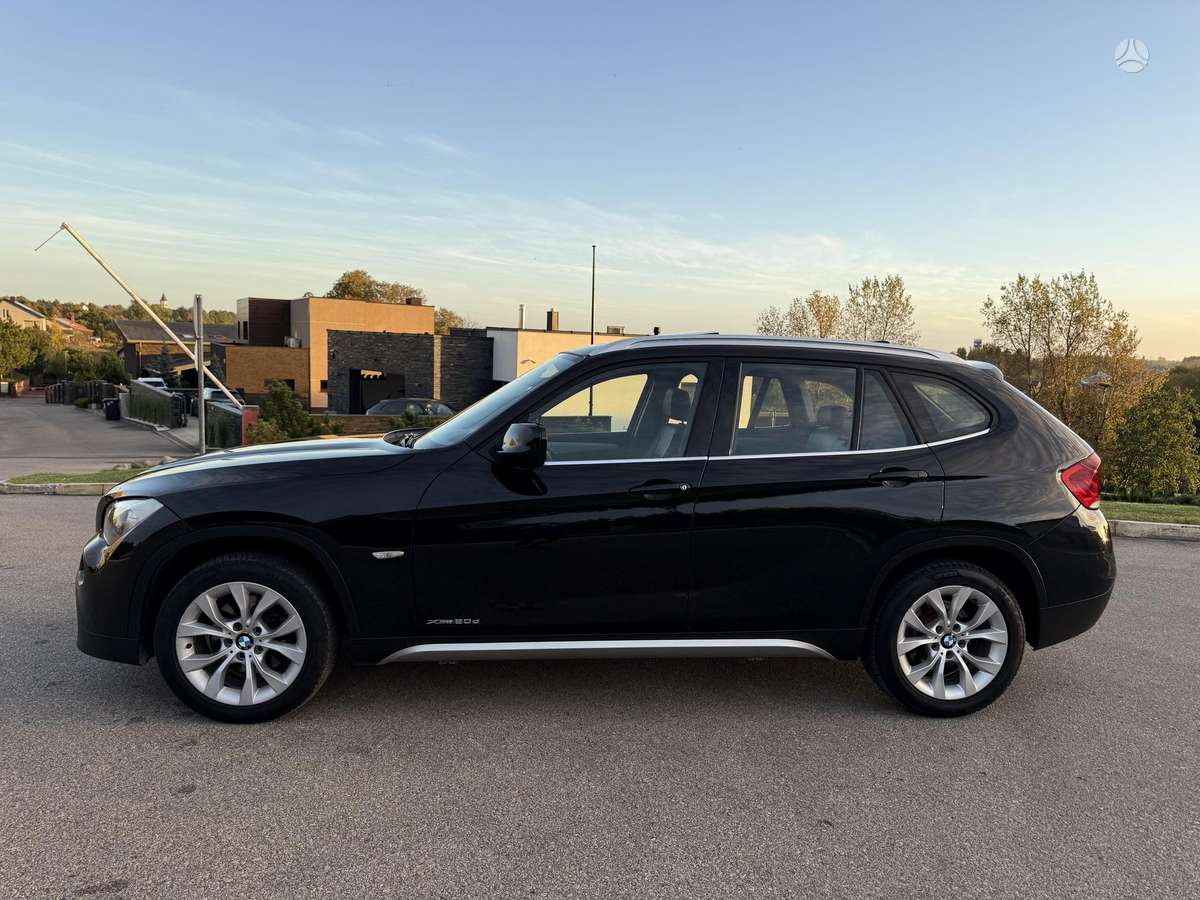 BMW X1 2011 — engine 1995 cm³, 177 HP (130kW)
