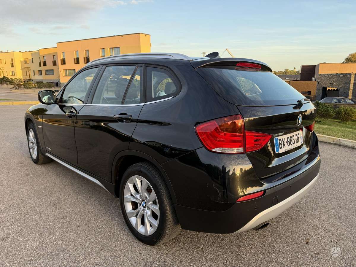 BMW X1 2011 — photo 5