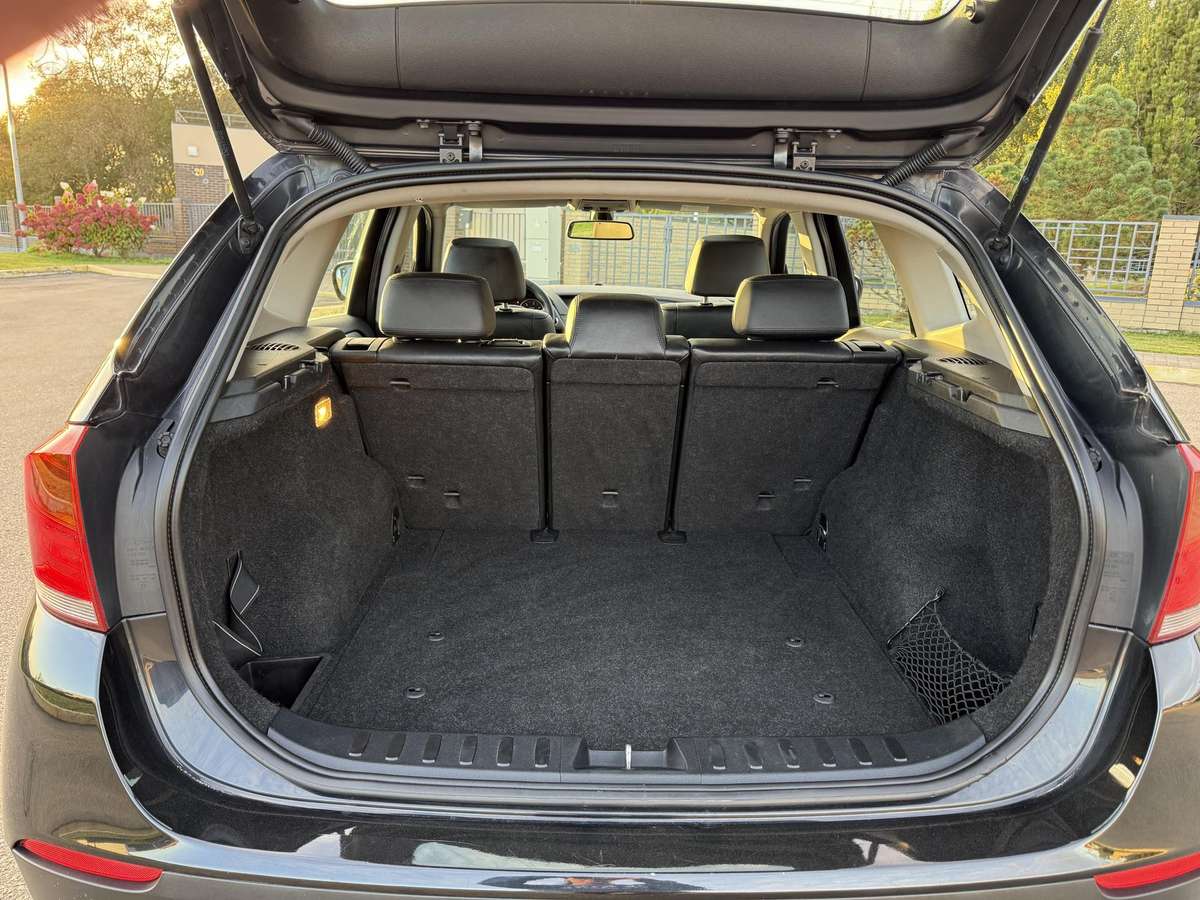 BMW X1 2011 — photo 7