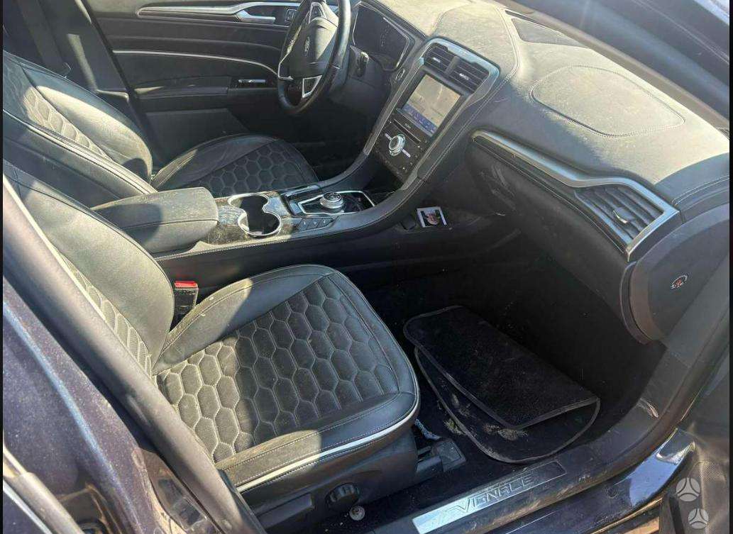 Ford S-MAX 2010 — photo 13