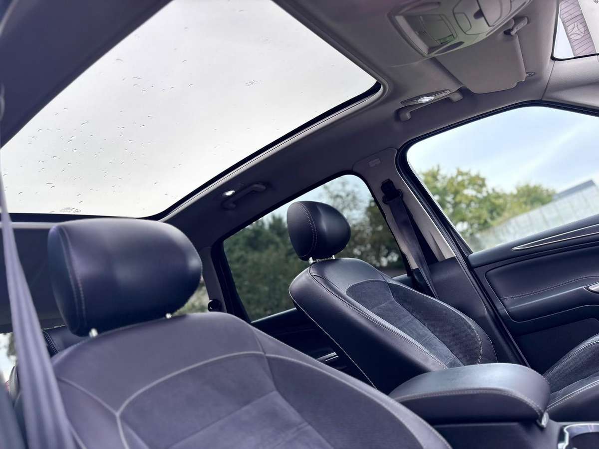 Ford S-MAX 2010 — photo 18