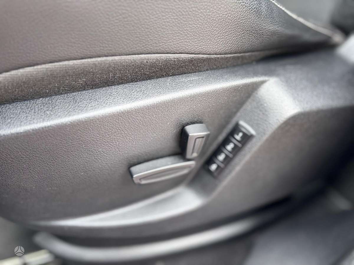 Ford S-MAX 2010 — photo 9
