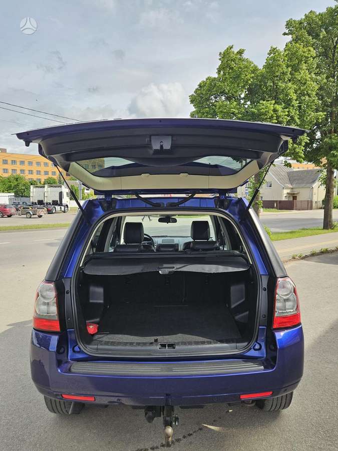 Land Rover 2011 — photo 12