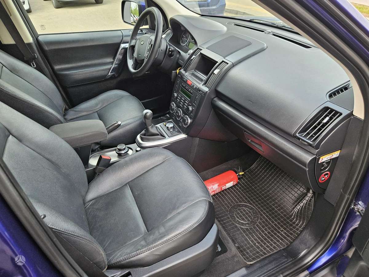 Land Rover 2011 — photo 14