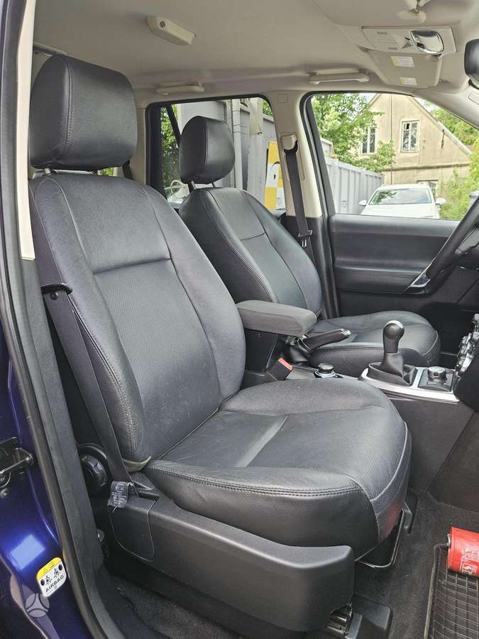 Land Rover 2011 — photo 16
