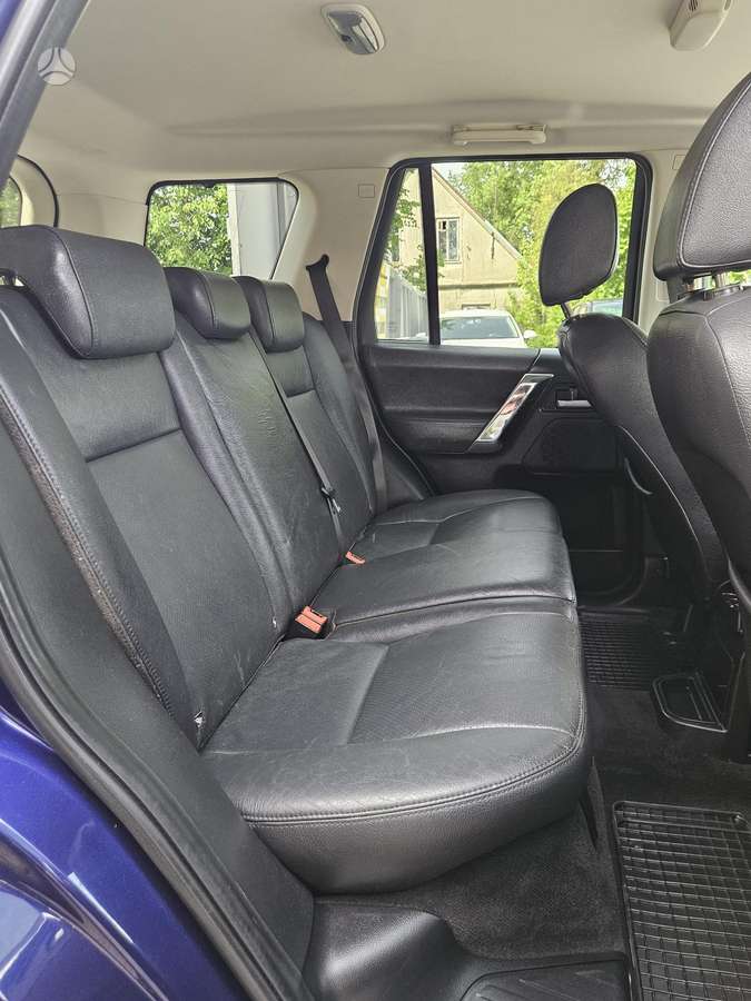 Land Rover 2011 — photo 17