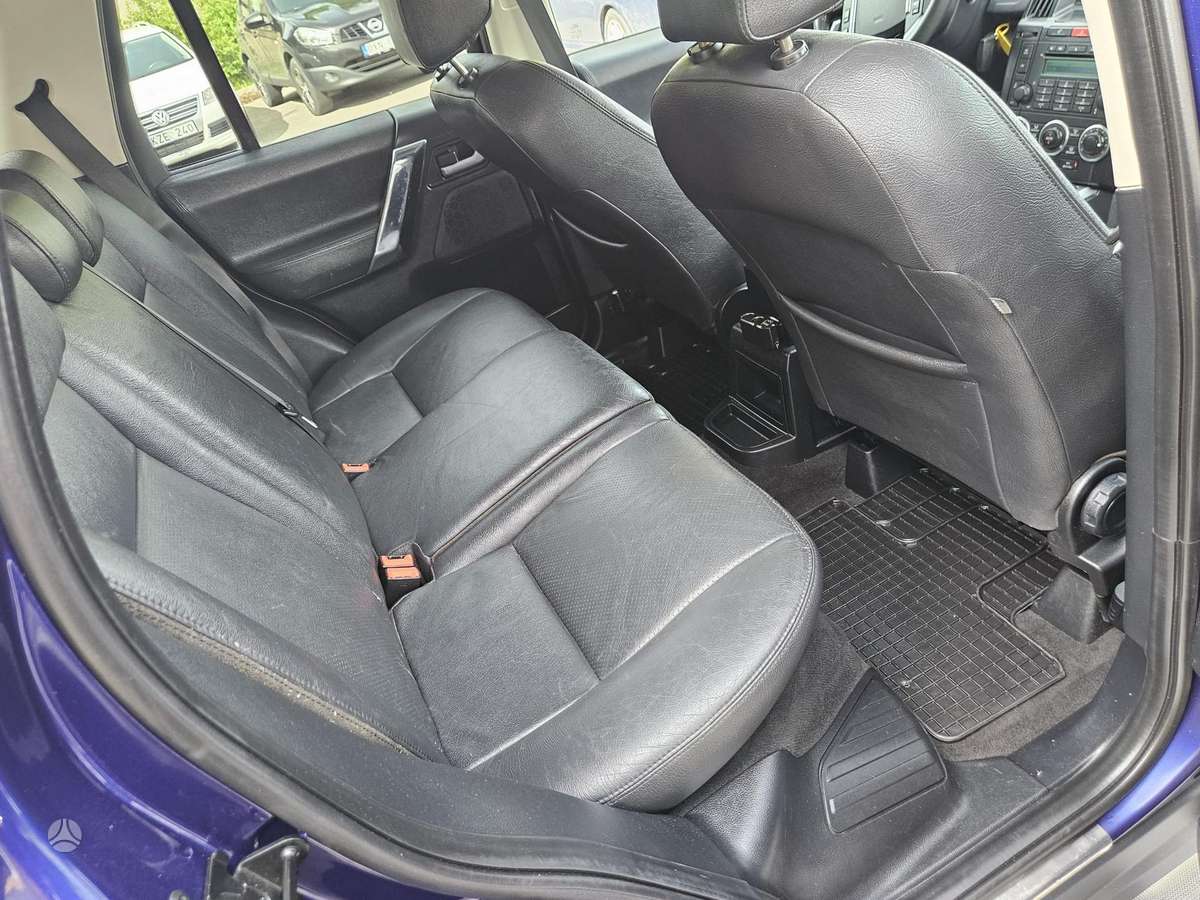 Land Rover 2011 — photo 18