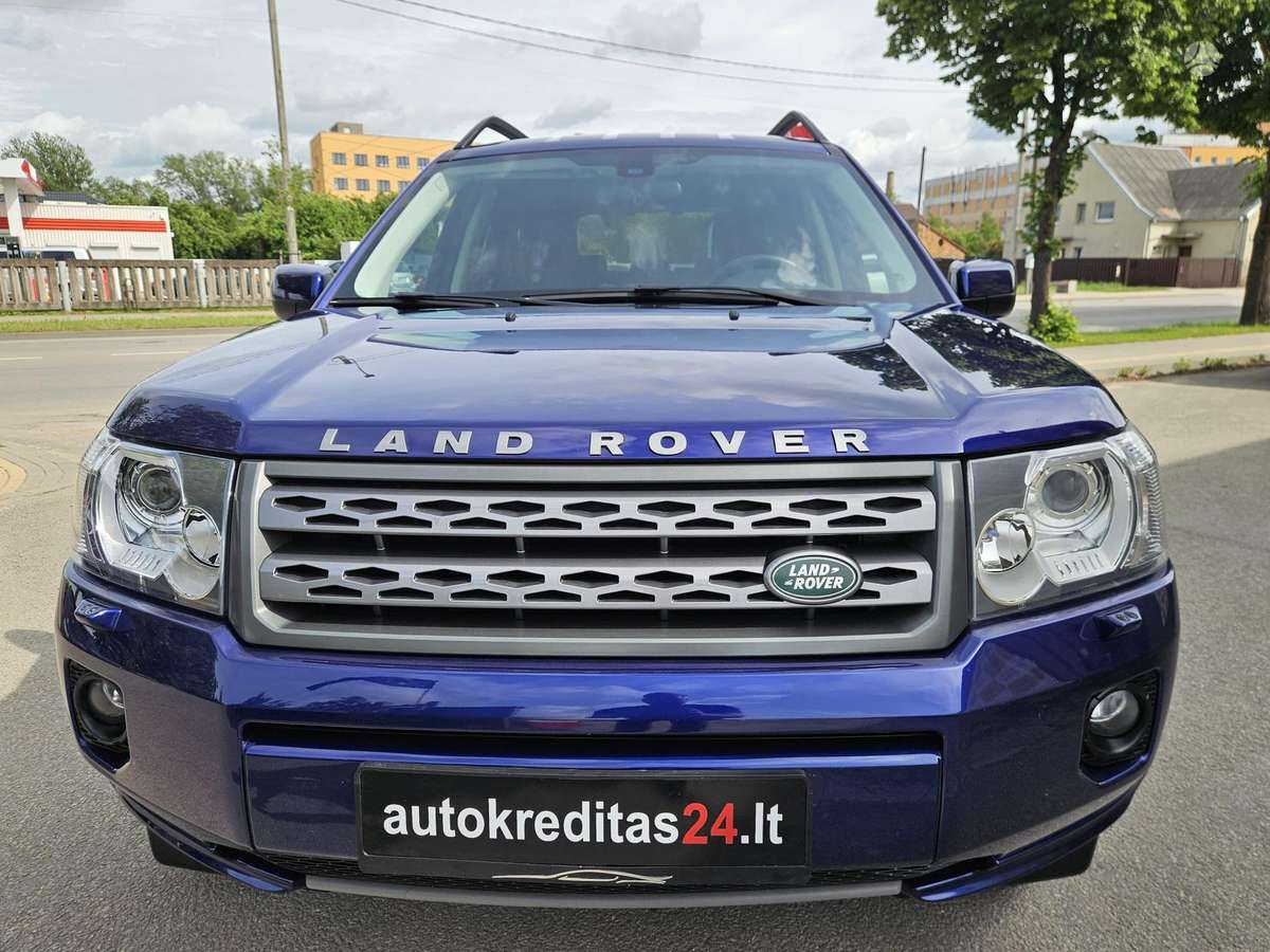 Land Rover 2011 — rear view