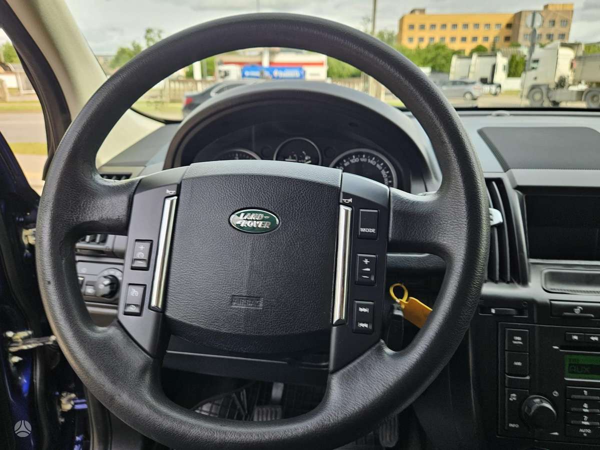 Land Rover 2011 — photo 20