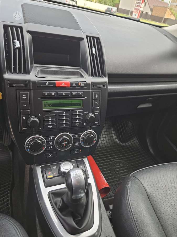 Land Rover 2011 — photo 21