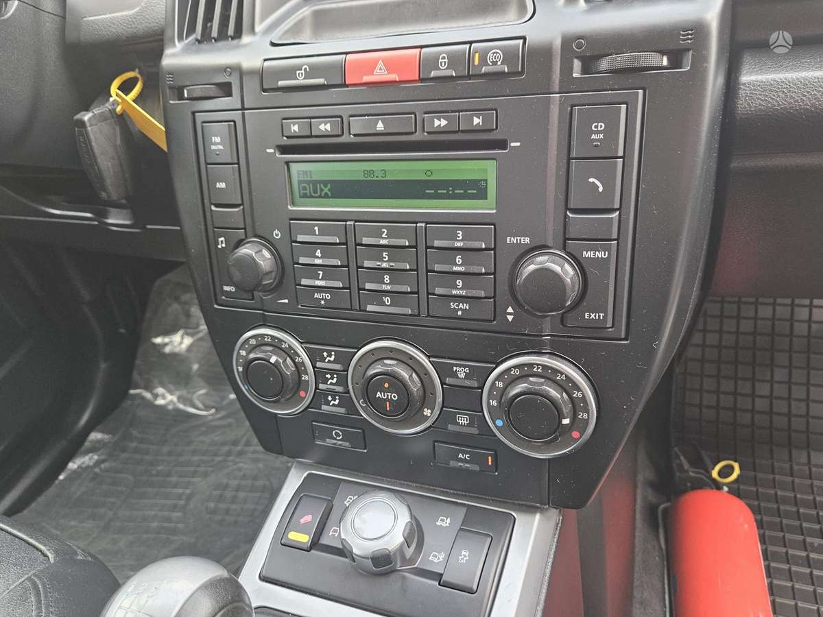 Land Rover 2011 — photo 22