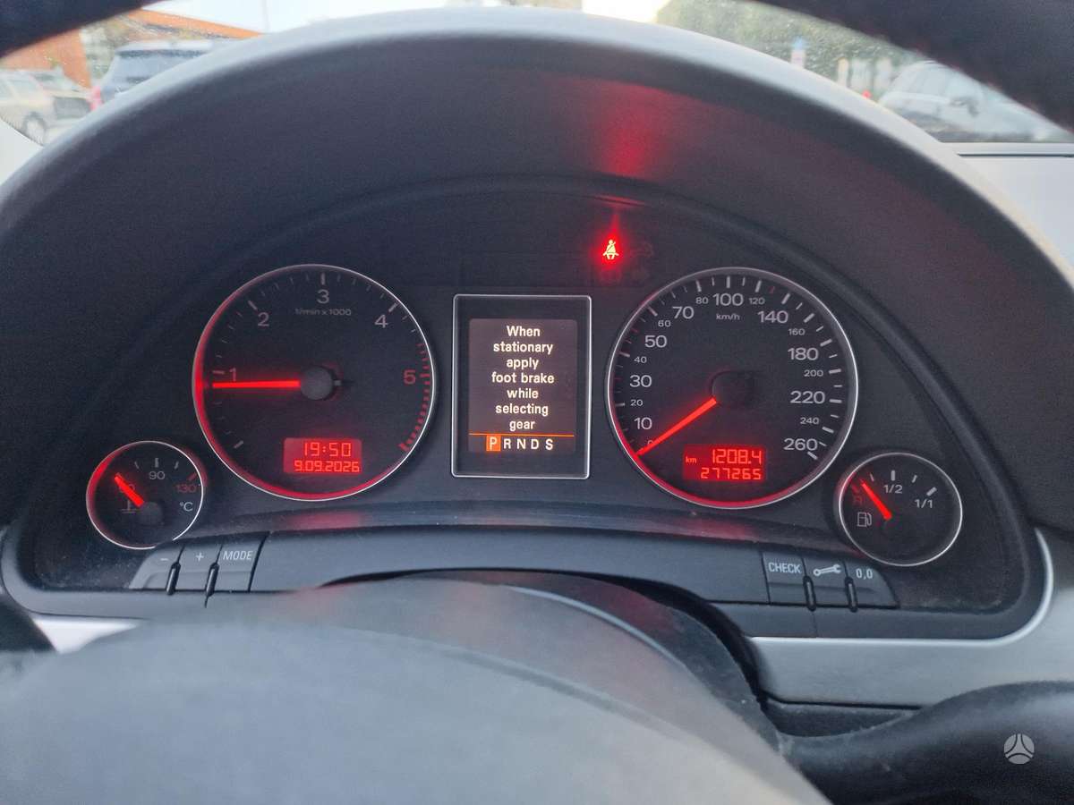 Audi A4 2008 — photo 8