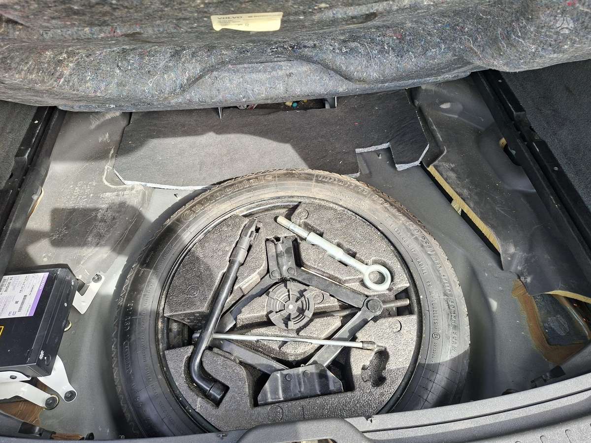 Volvo XC60 2010 — photo 10
