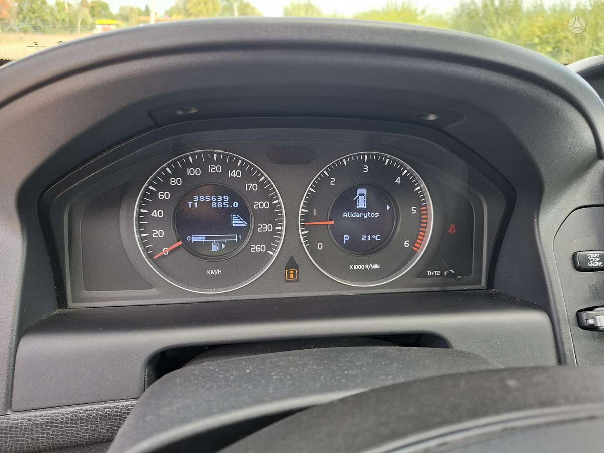Volvo XC60 2010 — photo 13