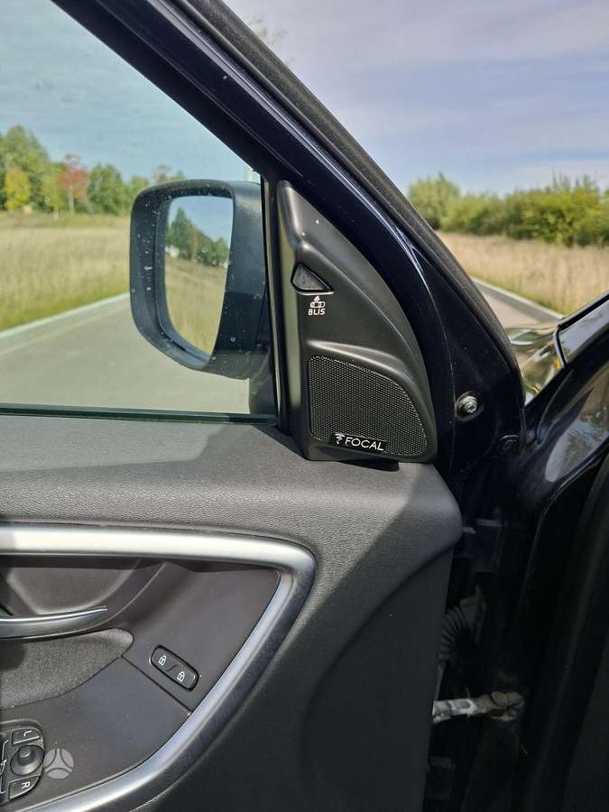 Volvo XC60 2010 — photo 15