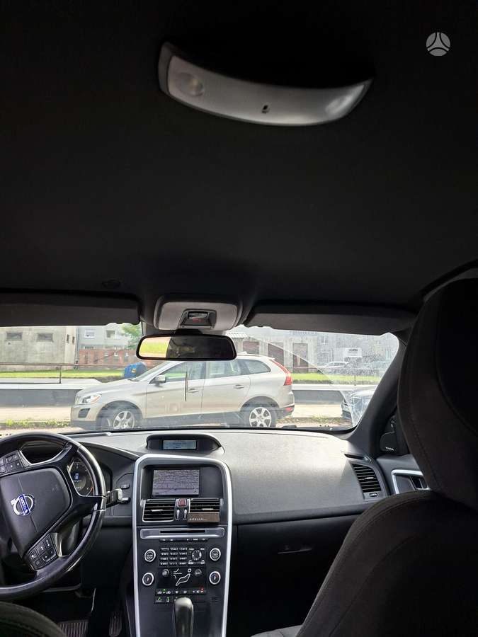 Volvo XC60 2010 — photo 16