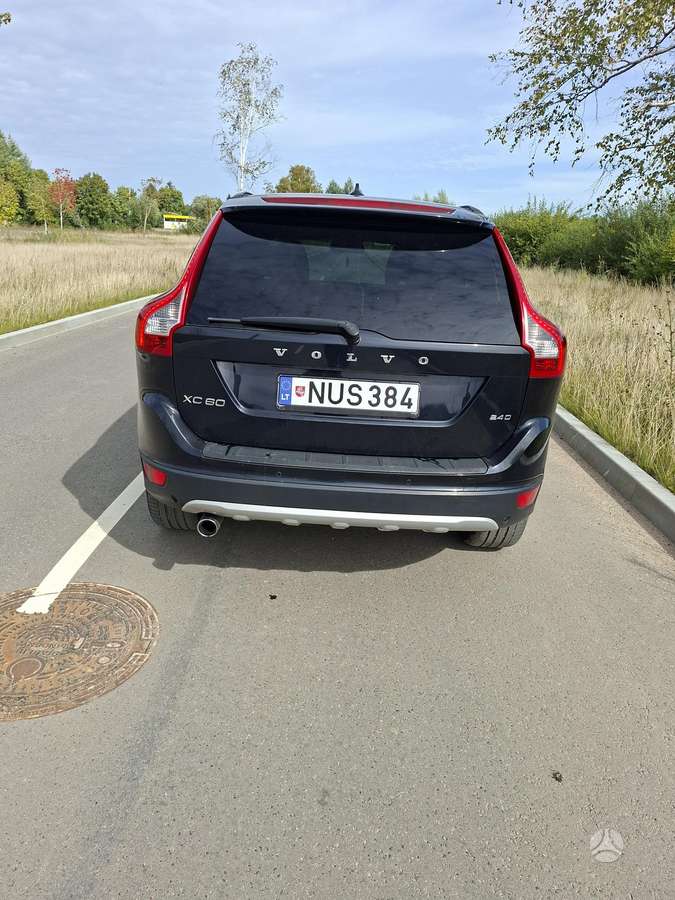 Volvo XC60 2010 — photo 6