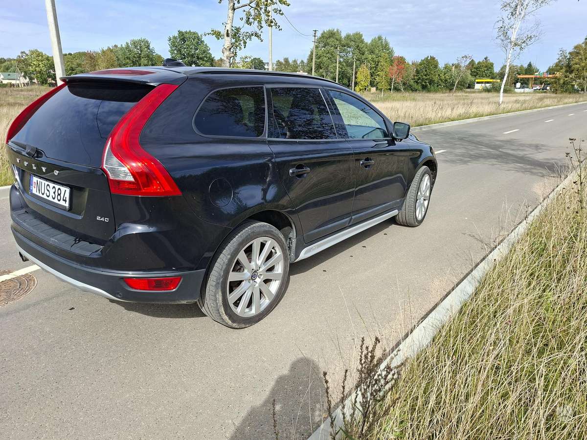 Volvo XC60 2010 — photo 7