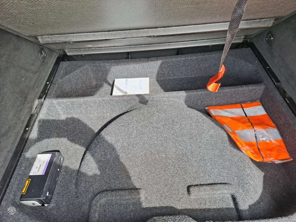 Volvo XC60 2010 — photo 9