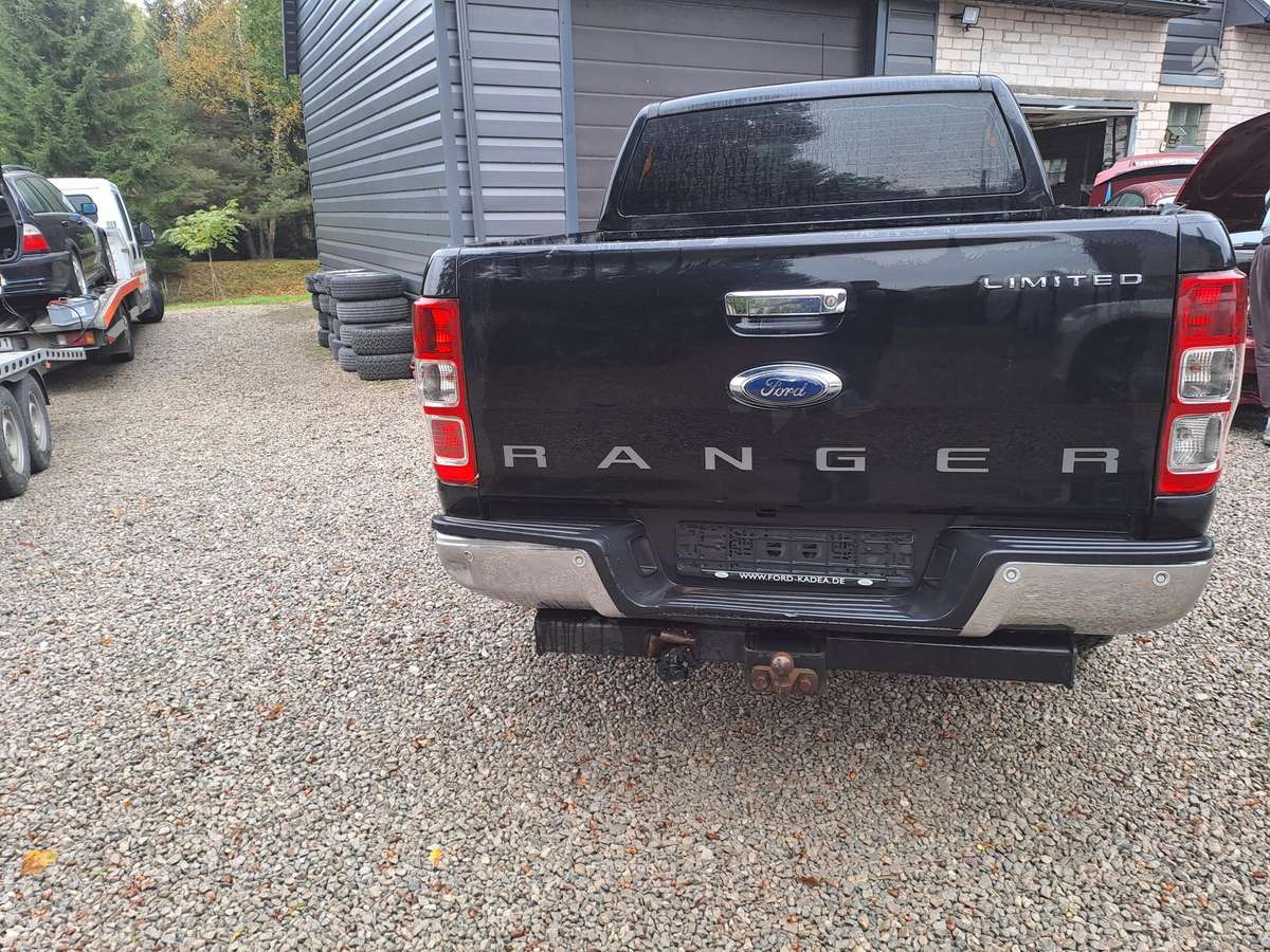 Ford Ranger 2013 — interior