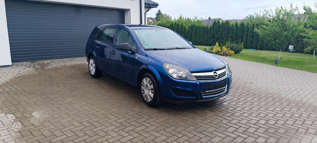 Opel Astra 2010 — photo 5