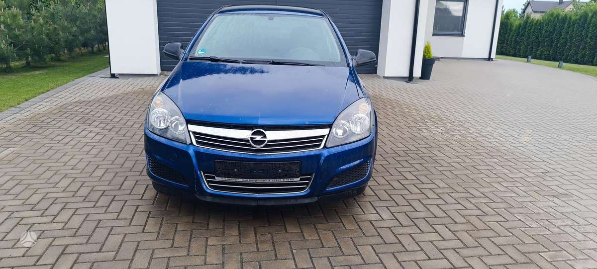 Opel Astra 2010 — photo 6