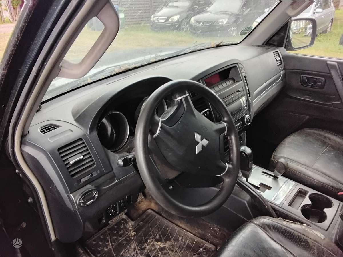 Mitsubishi Pajero 2008 — photo 8