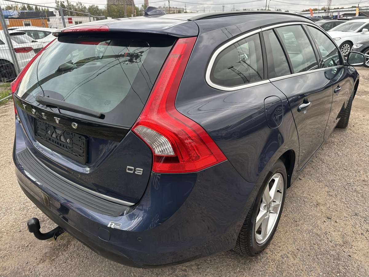 Volvo V60 2011 — фото 8