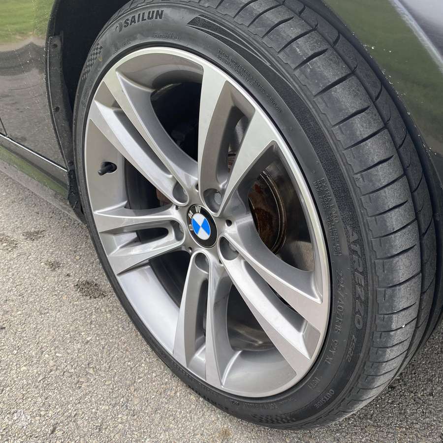 BMW 325 2009 — photo 11