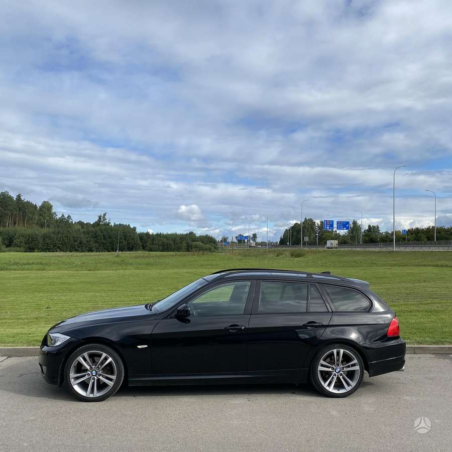 BMW 325 2009 — engine 2993 cm³, 218 HP (160kW)
