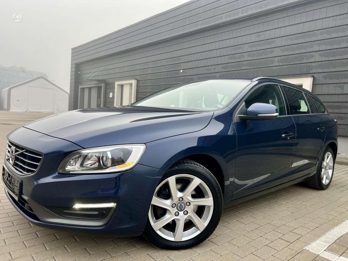 Volvo V60 2014 — вигляд ззаду