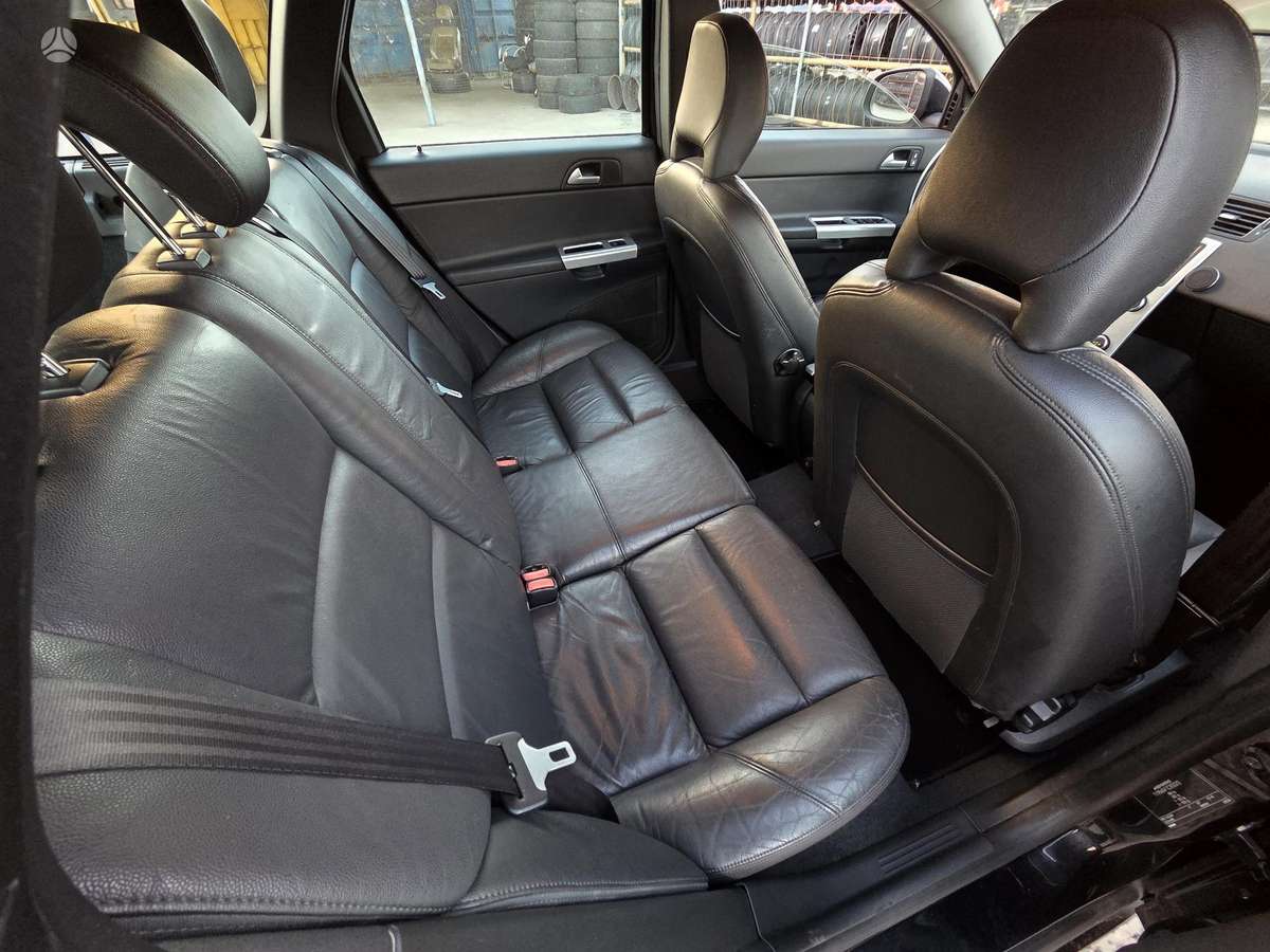 Volvo V50 2012 — photo 14