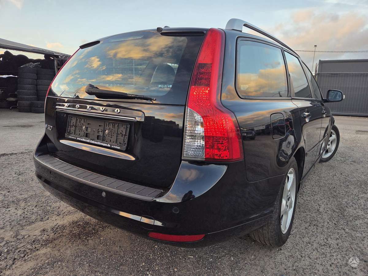 Volvo V50 2012 — engine 1560 cm³, 116 HP (85kW)