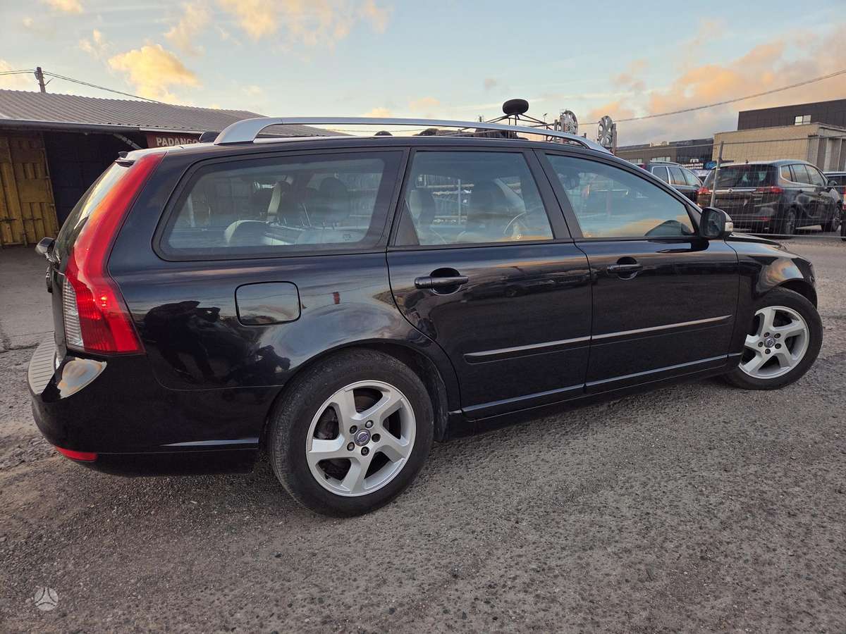 Volvo V50 2012 — photo 6
