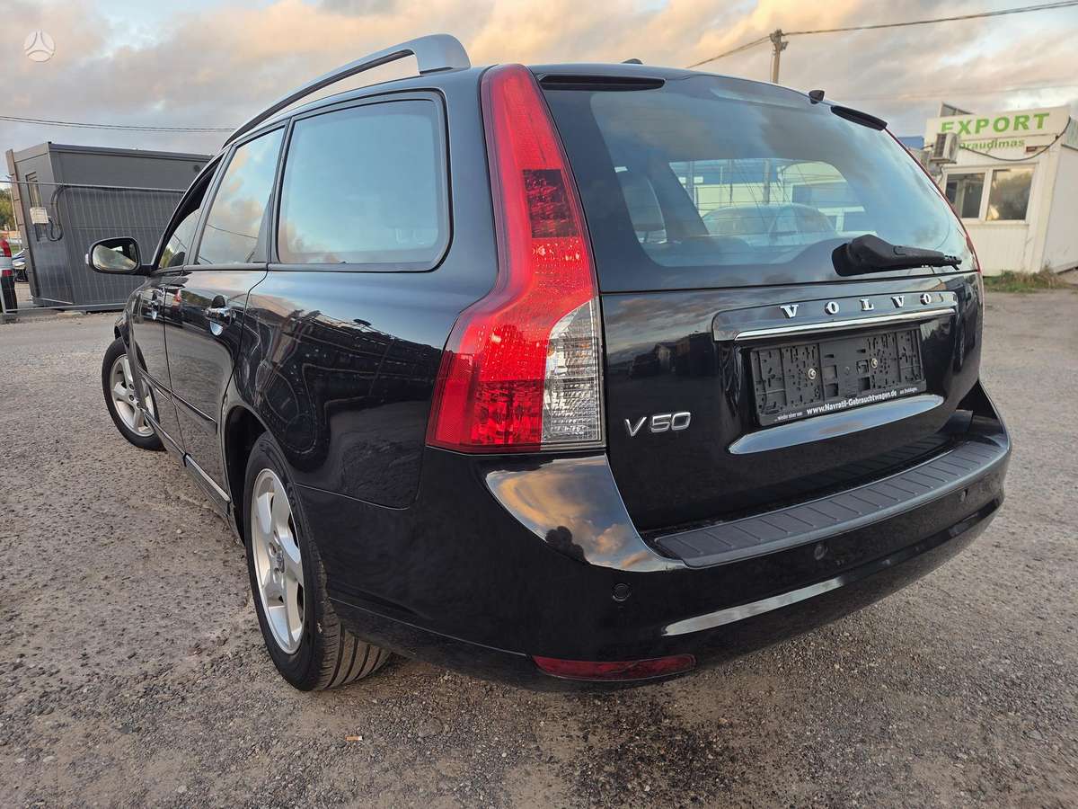 Volvo V50 2012 — photo 9